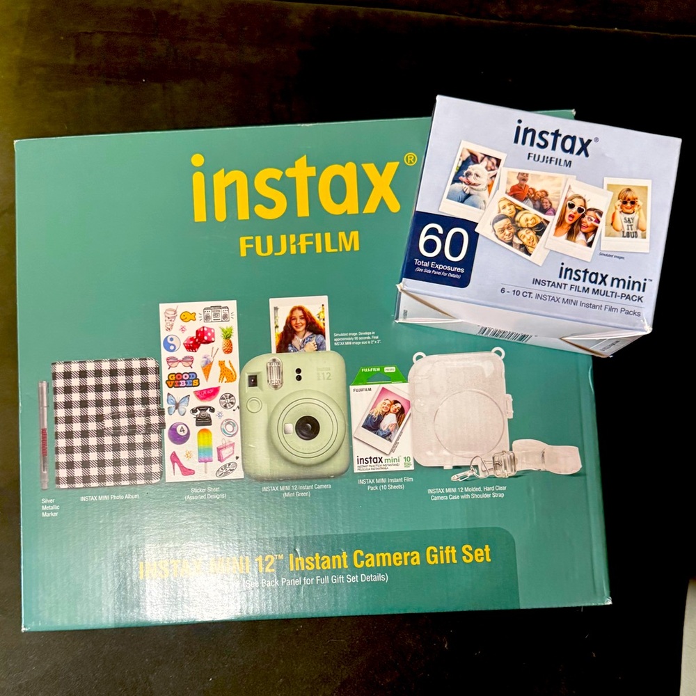 BNIB FUJIFILM INSTAX GIFT BUNDLE